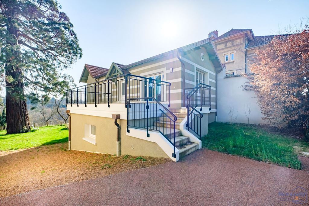 Maison d'architecte CHARBONNIERES LES BAINS (69260) BIEN A TOI(T)