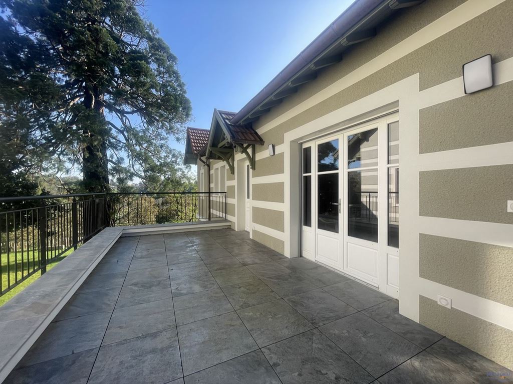 Maison d'architecte CHARBONNIERES LES BAINS (69260) BIEN A TOI(T)