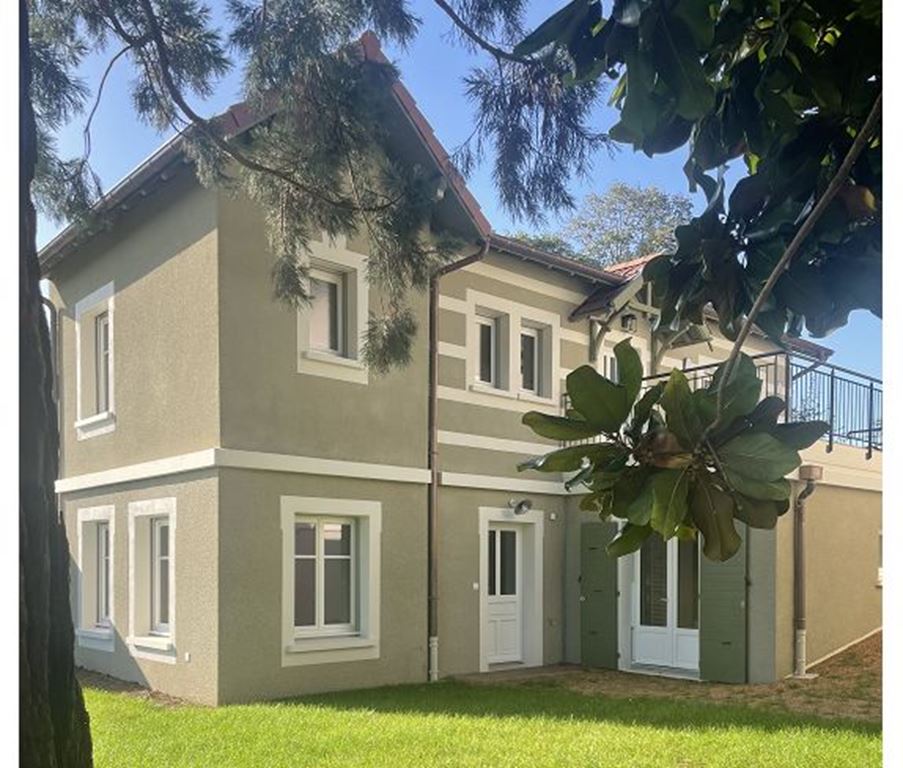 Maison d'architecte CHARBONNIERES LES BAINS (69260) BIEN A TOI(T)